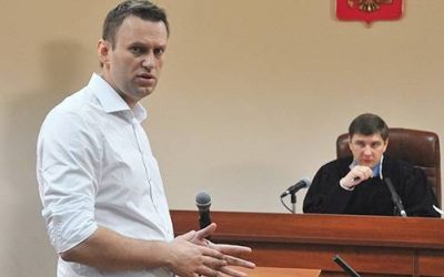 Торжество Кафки: кому власть посылает сигнал приговором Навальному