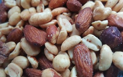 nuts-1436875_640
