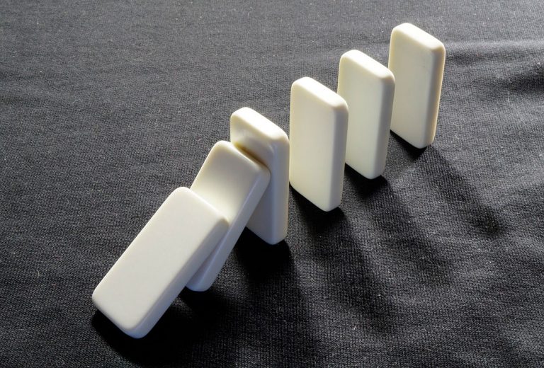 dominoes-gd5e395905_1280