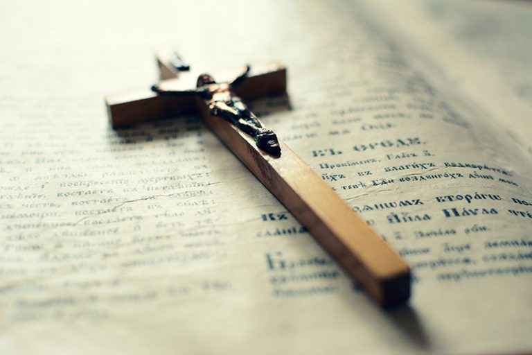 holy-cross-3306800_1920