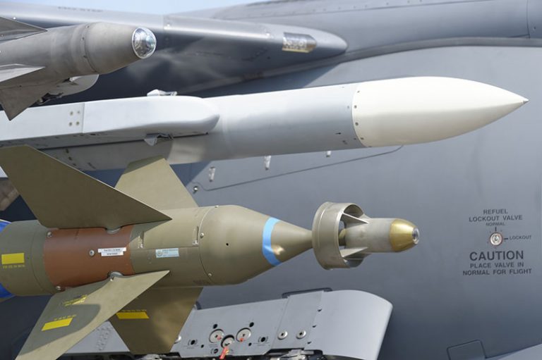 missile-1143116_1920