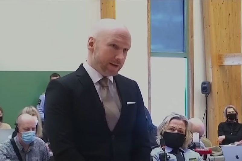 Брейвик заявил, что отказывается от насилия и террора