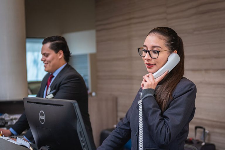 receptionists-g9c46bfc0b_1920