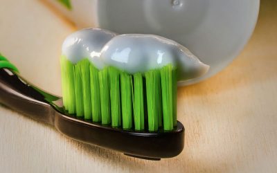 toothbrush-6816604_1920