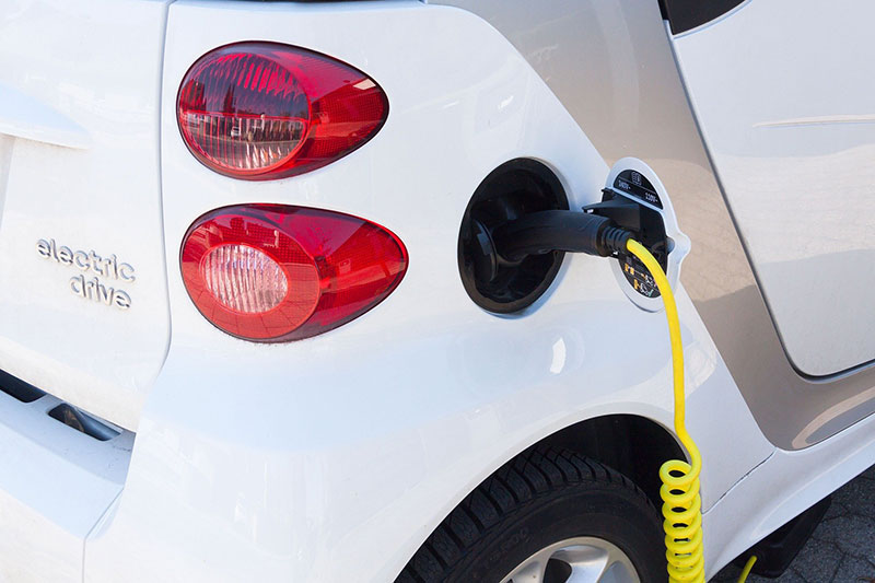 Американские штаты начали выделять автопроизводителям субсидии для производства электромобилей