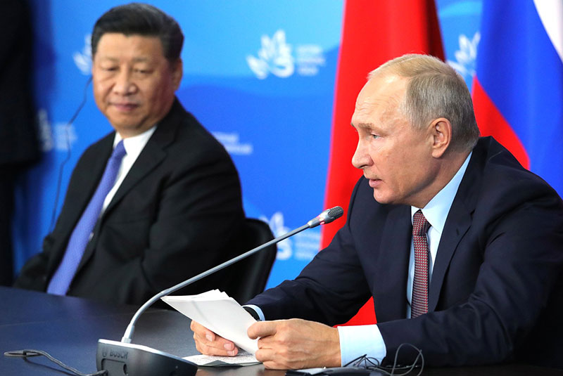 Руководители Китая обсуждают за закрытыми дверями как реагировать на Российско-Украинский кризис, не подвергая опасности собственные интересы