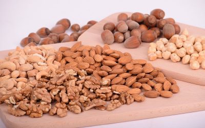 nuts-gd6d30843a_1920