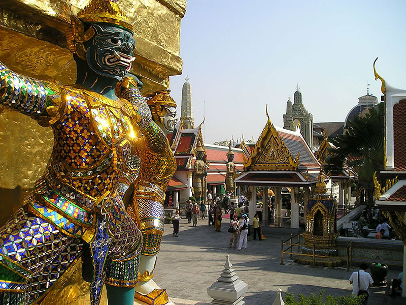 Власти Таиланда переименовали столицу страны в Крунг-Тхеп