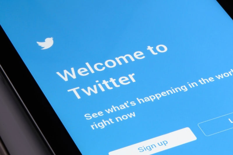 Отчет Twitter за 2021 год: выручка выросла на 37%, убыток сократился в пять раз