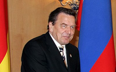 1280px-Vladimir_Putin_with_Gerhard_Schroeder-1