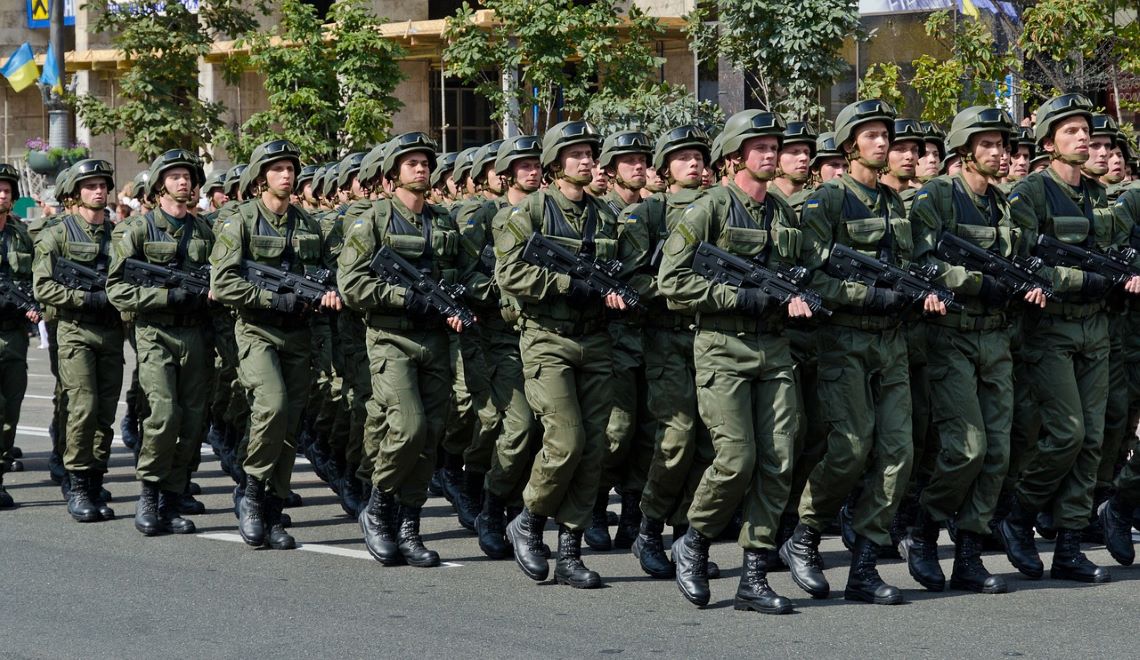 80% украинцев готовы защищать Родину с оружием в руках