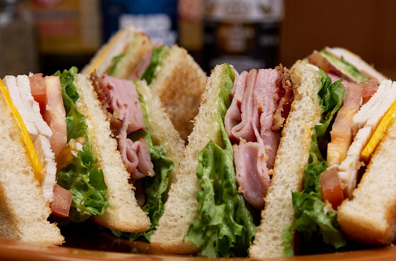 Bloomberg: в Британии стремительный рост цен на сэндвичи ударил по жителям пригородов