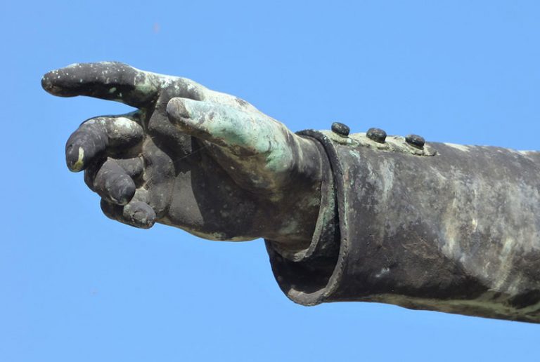 statue-g72936ff99_1280