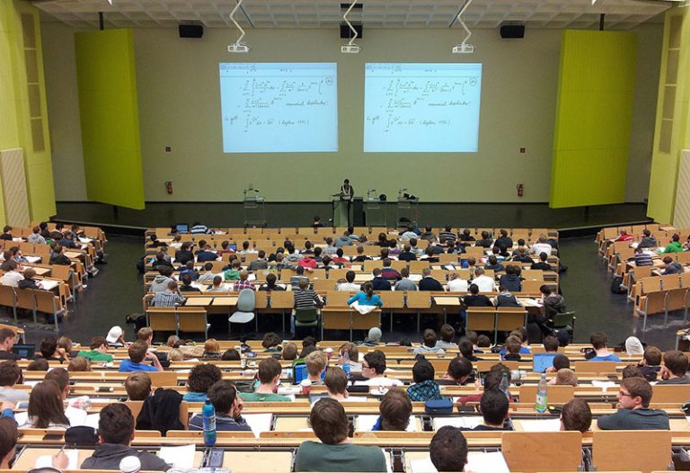 university-gda2fae71d_1920
