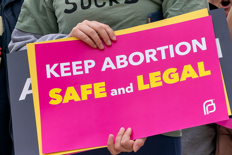 Коннектикут близок к принятию закона о правах на аборт