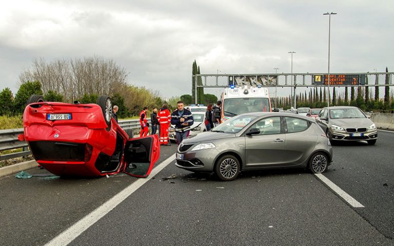 car-accident-gb7d878379_1920