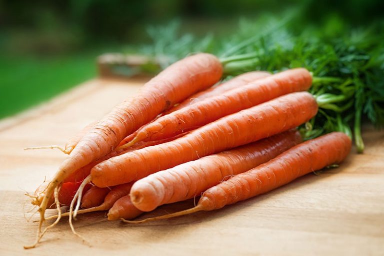 carrots-g2f810b936_1920