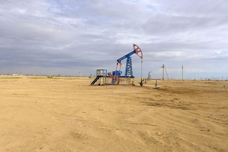 oil-production-g9a7c43891_1920
