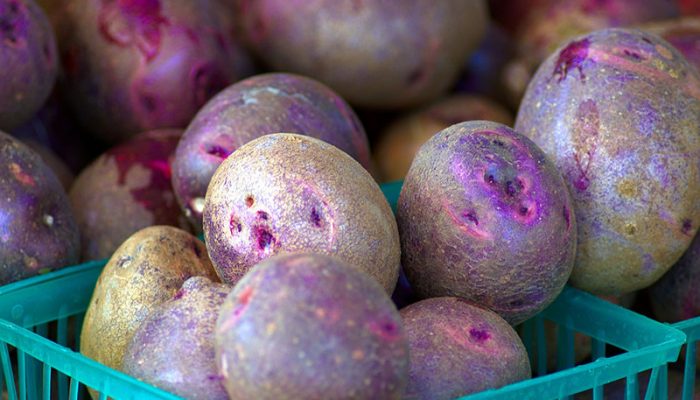 purple-potatoes-at-market-g82dc48ac9_1920