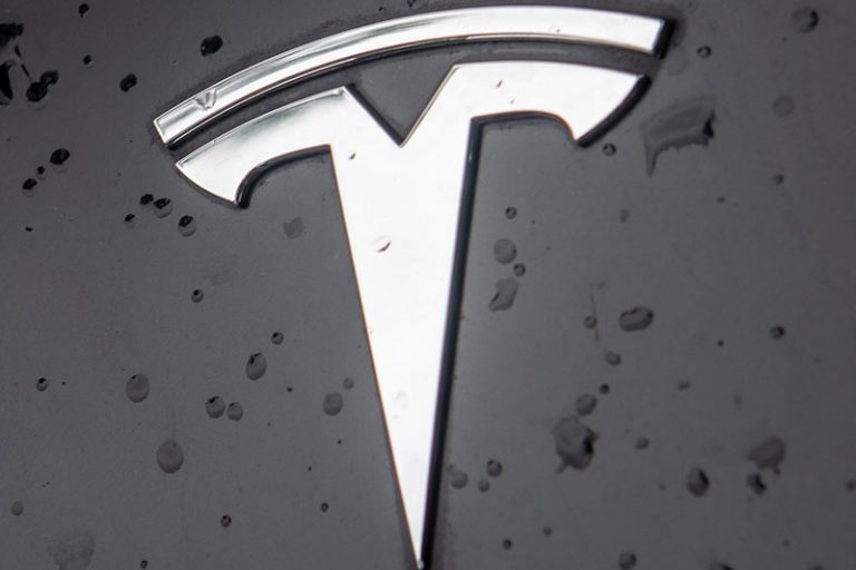 tesla-g878a64b25_1920