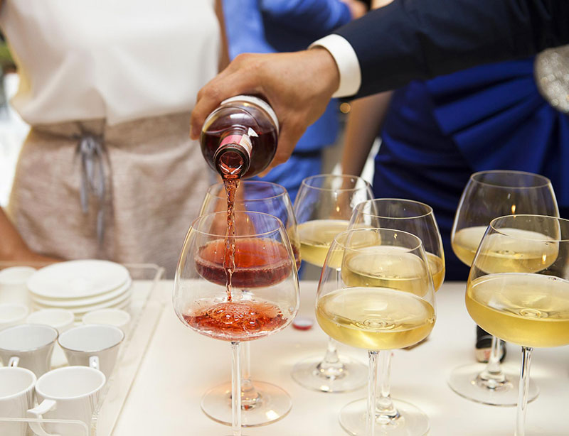Эксперты назвали типы людей, которым нельзя пить вино