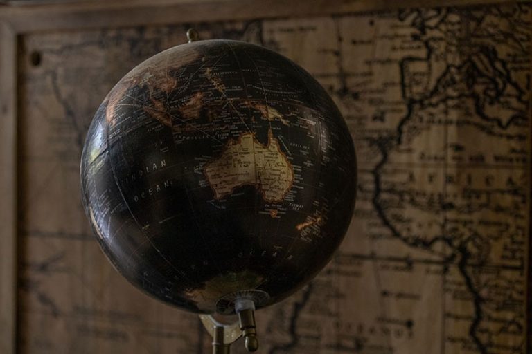 antique-globe-g22354456a_1920