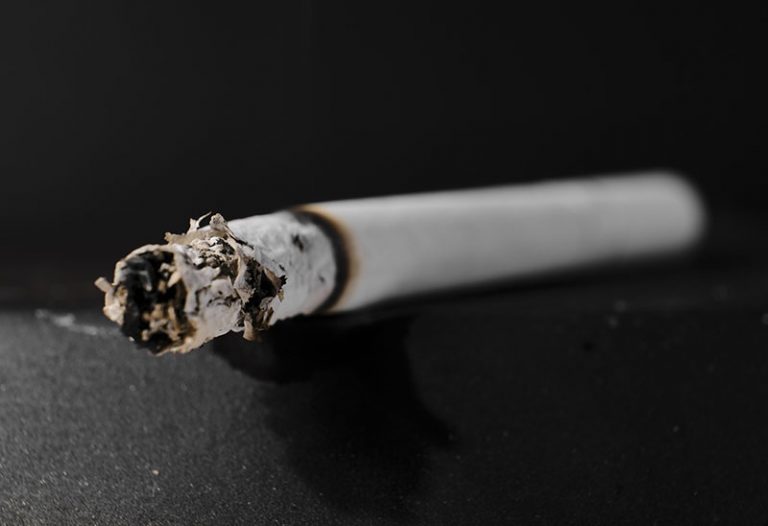 cigarette-7140686_1920