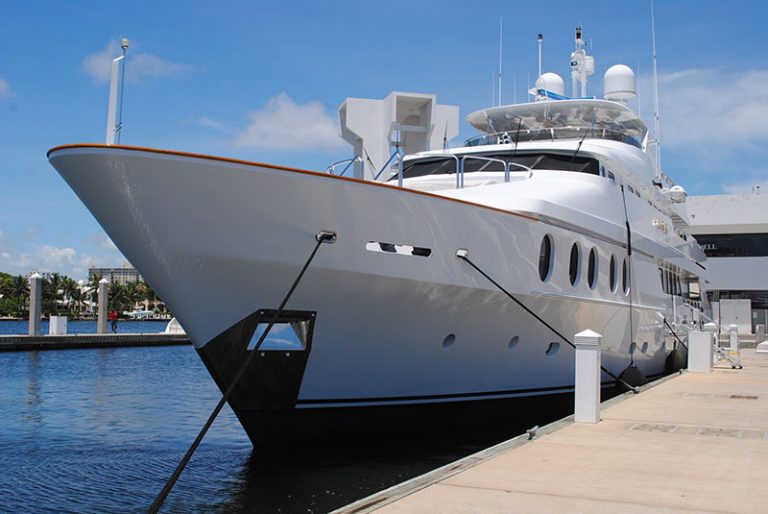 yacht-1040850_1920
