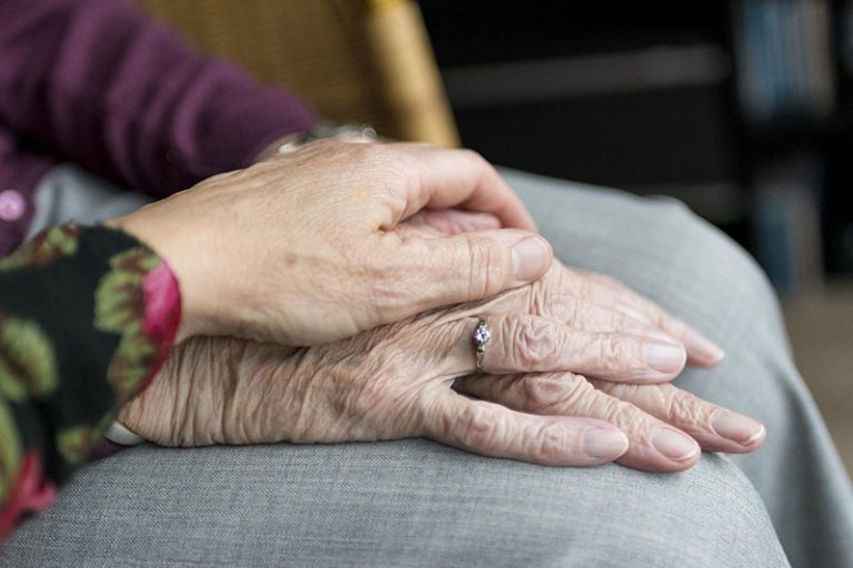 hands-g00cbbb544_1920