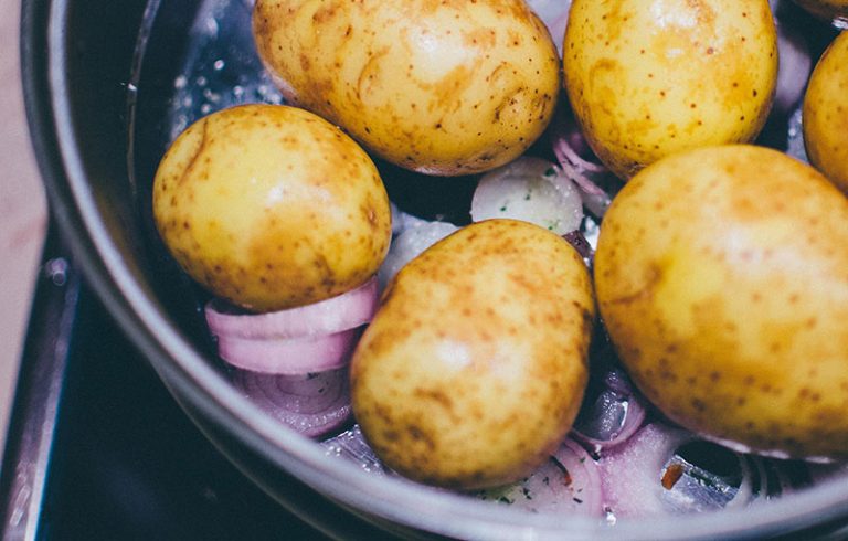 potatoes-g8574e1e24_1920