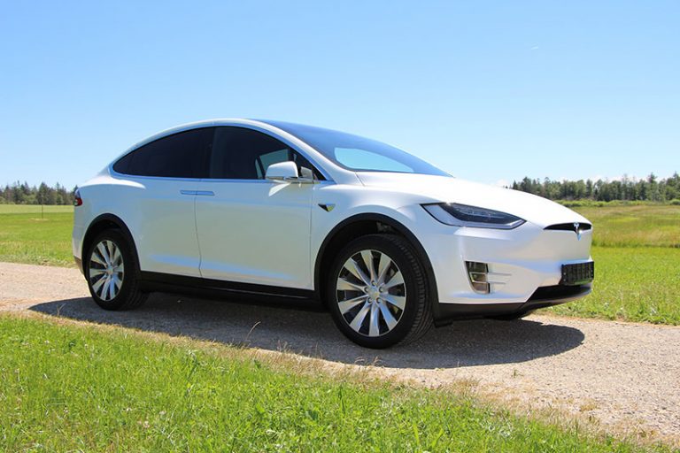 tesla-g5d25a60c9_1920
