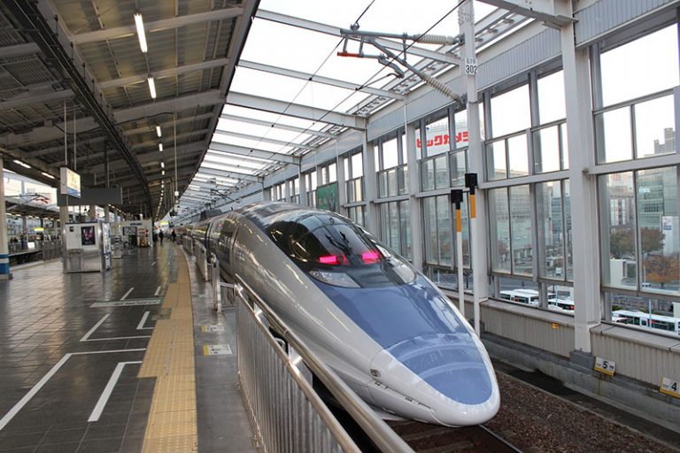 bullet-train-gf1ba7a947_1920