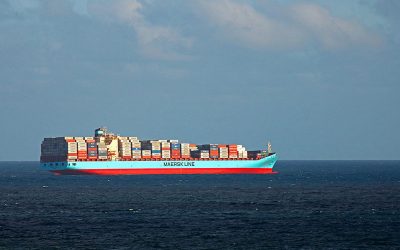 container-ship-on-the-sea-4163424_1920