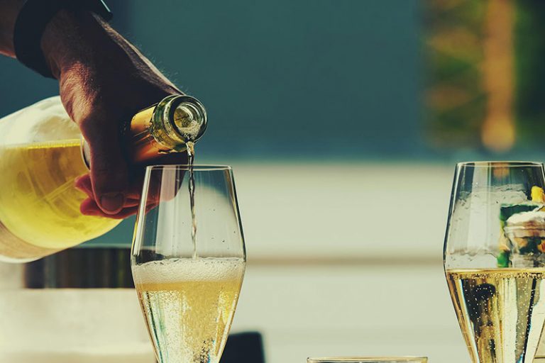 drinks-7055770_1920