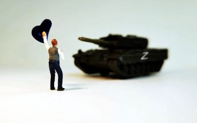 miniature-figures-7092383_1920