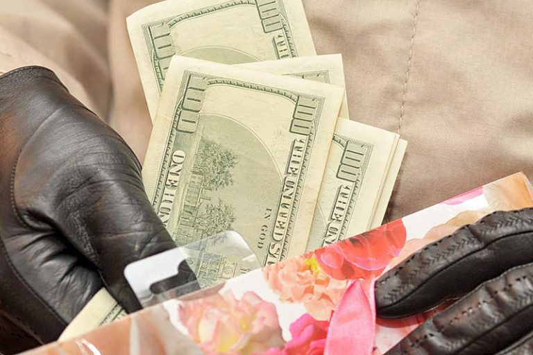 money-g07c1f138e_1920