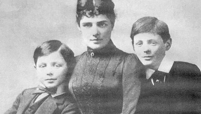 Jennie_Churchill_with_her_sons