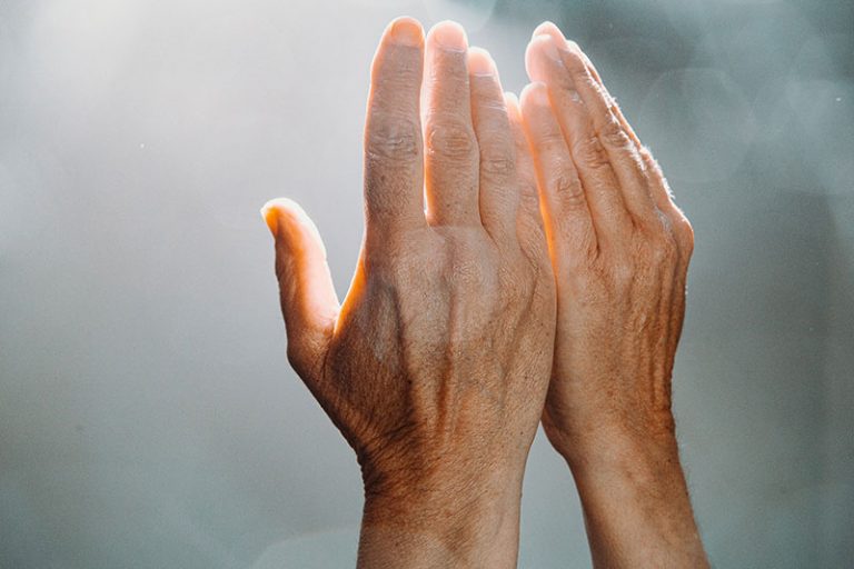 hands-g8c9436a1f_1920
