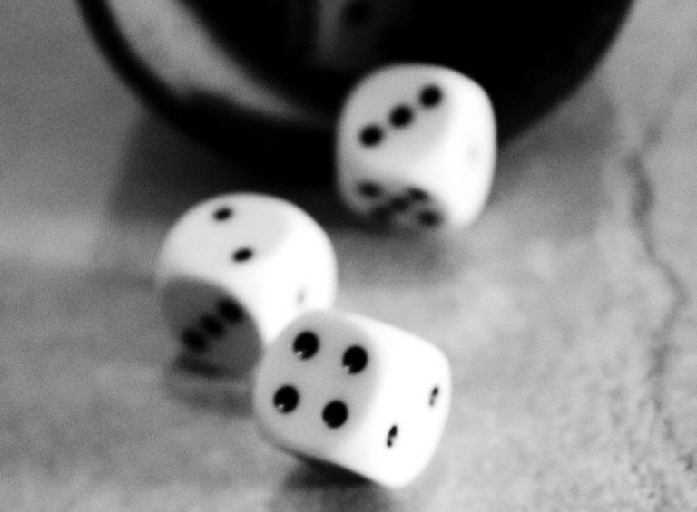 dice-g7babb8f8c_1920