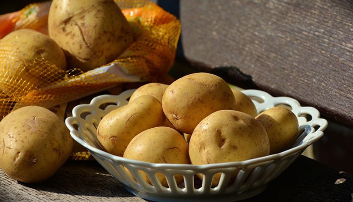 potatoes-1654294_1920