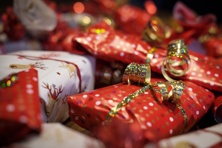 gifts-g34ef55642_1920