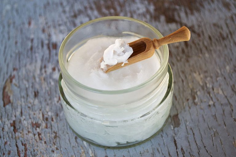 coconut-oil-on-wooden-spoon-gb7ebc3dc6_1920