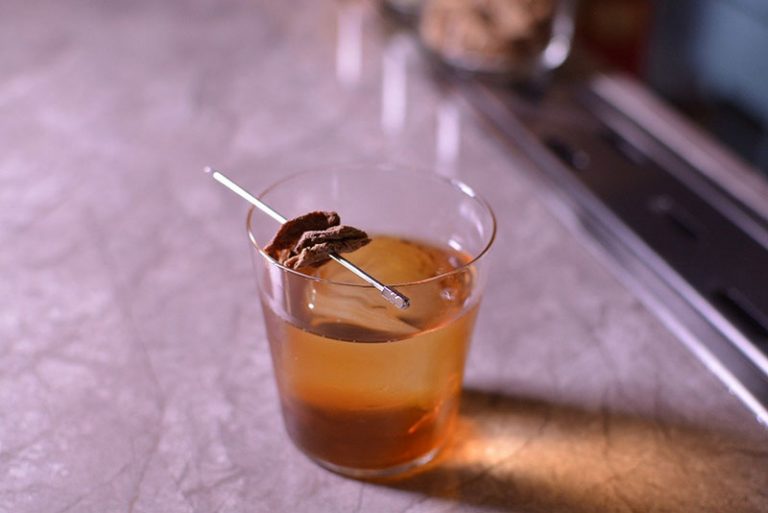 bar-8138765_1280