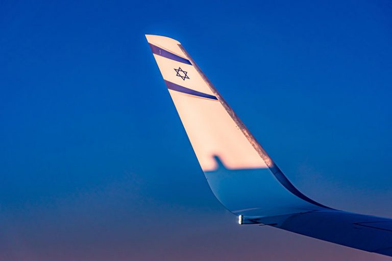 flight-5130010_1280