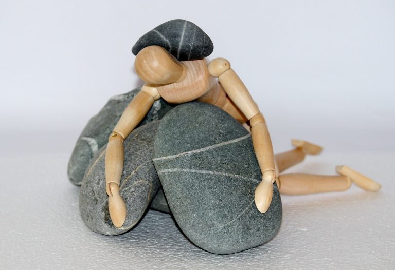 wooden-figure-980784_1280