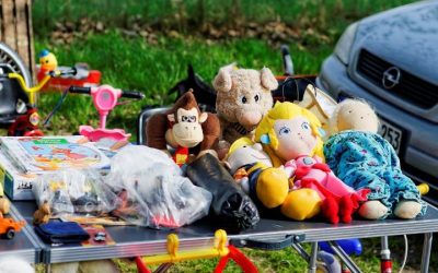 flea-market-2552658_1280