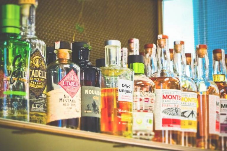 bottles-3623317_1280