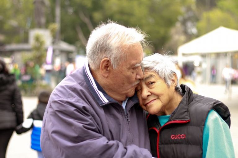 elderly-7332794_1280