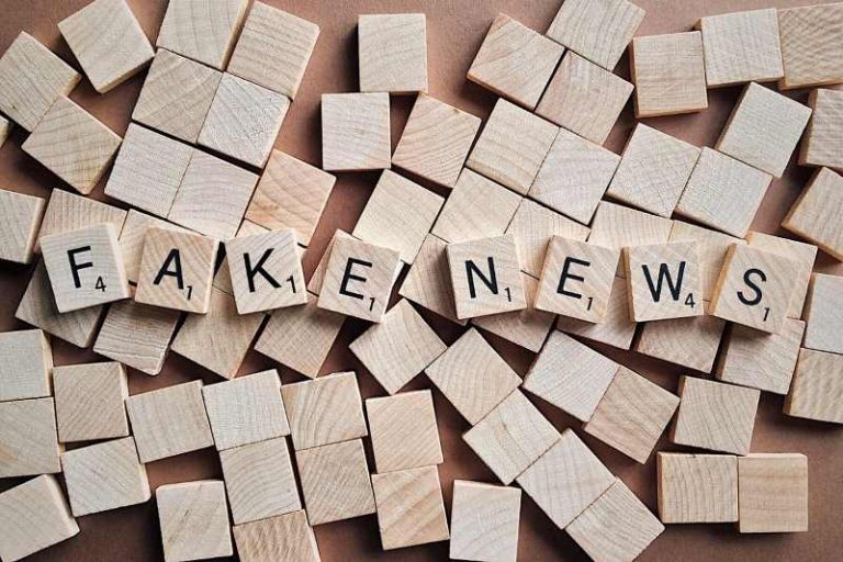 fake-2355686_1280