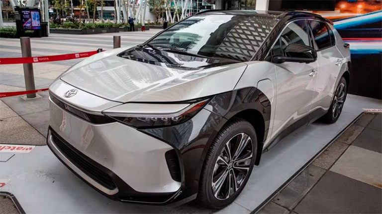 Электромобиль Toyota